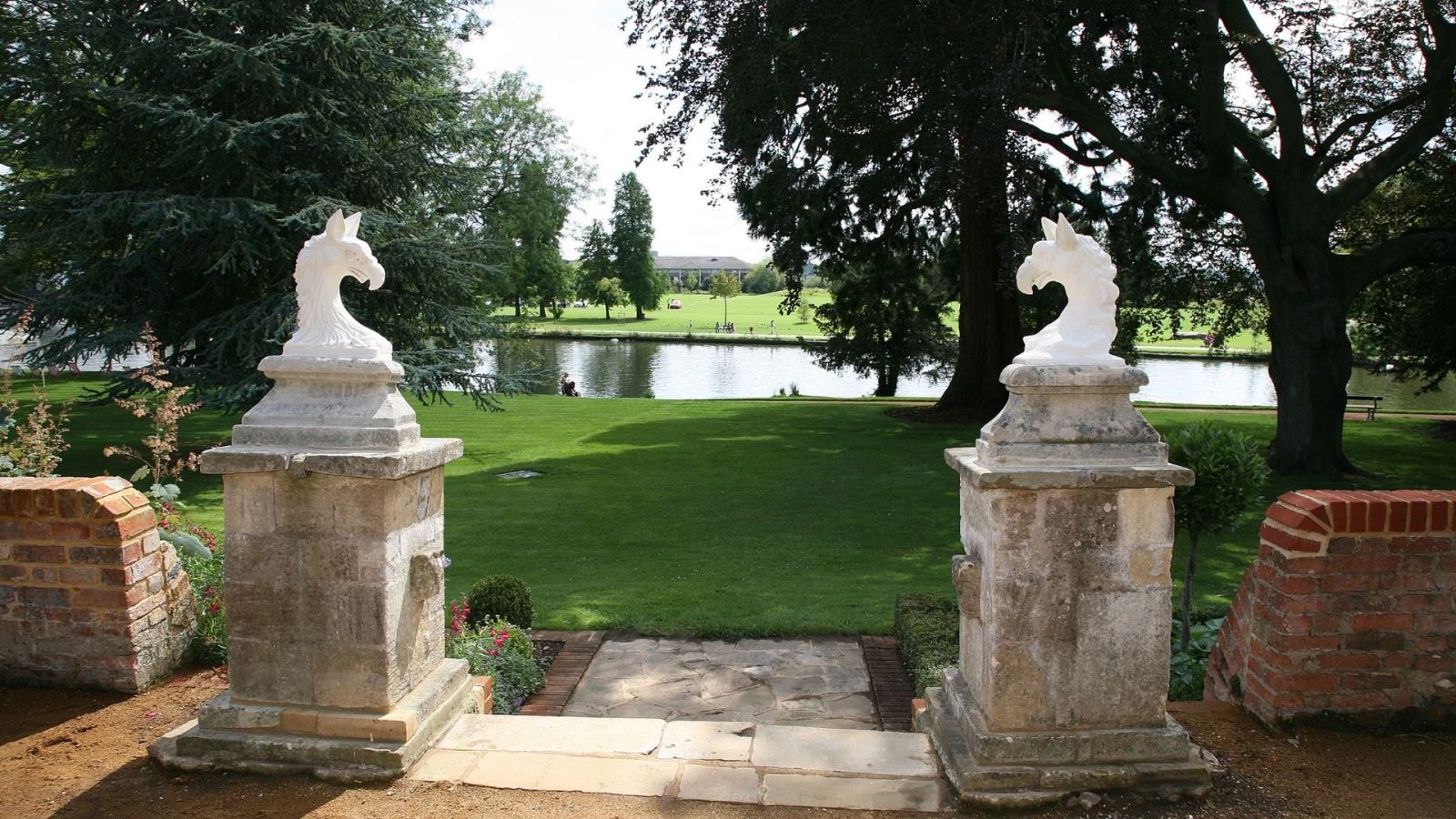 Caversham Court Gardens